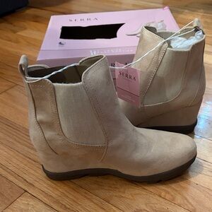 Serra Women's Beige Wedge Booties